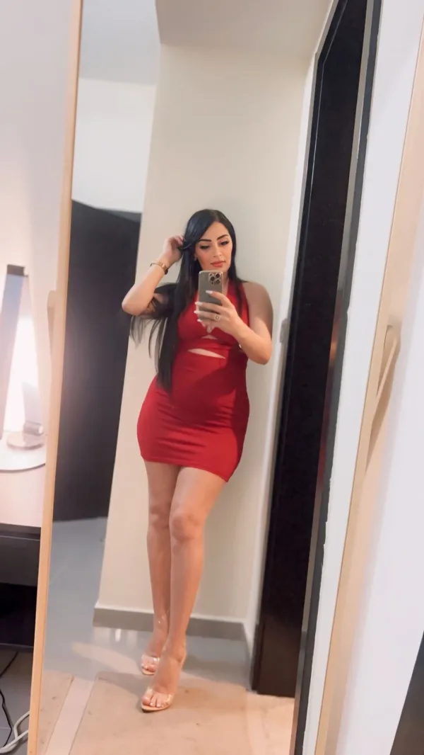 Salma Avatar Bg