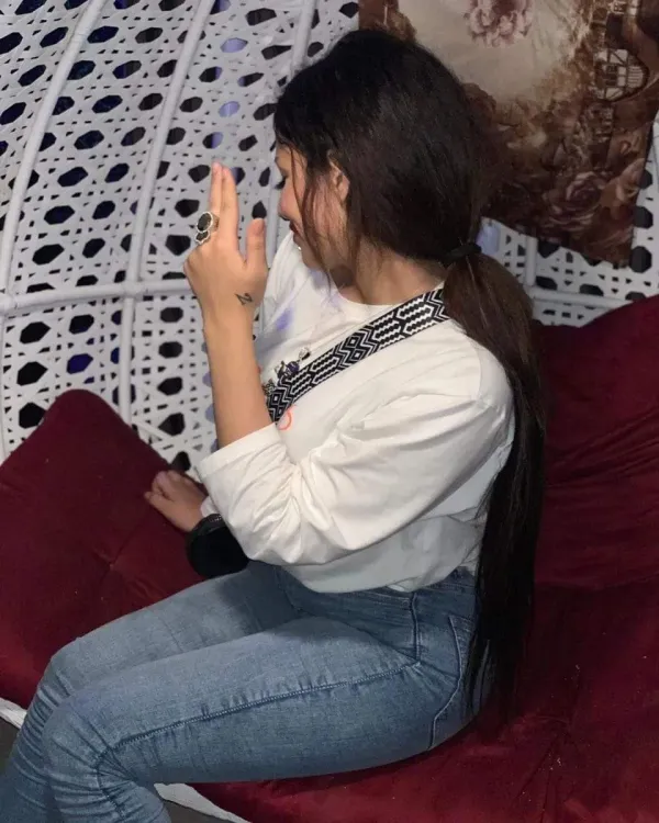 نور Avatar Bg