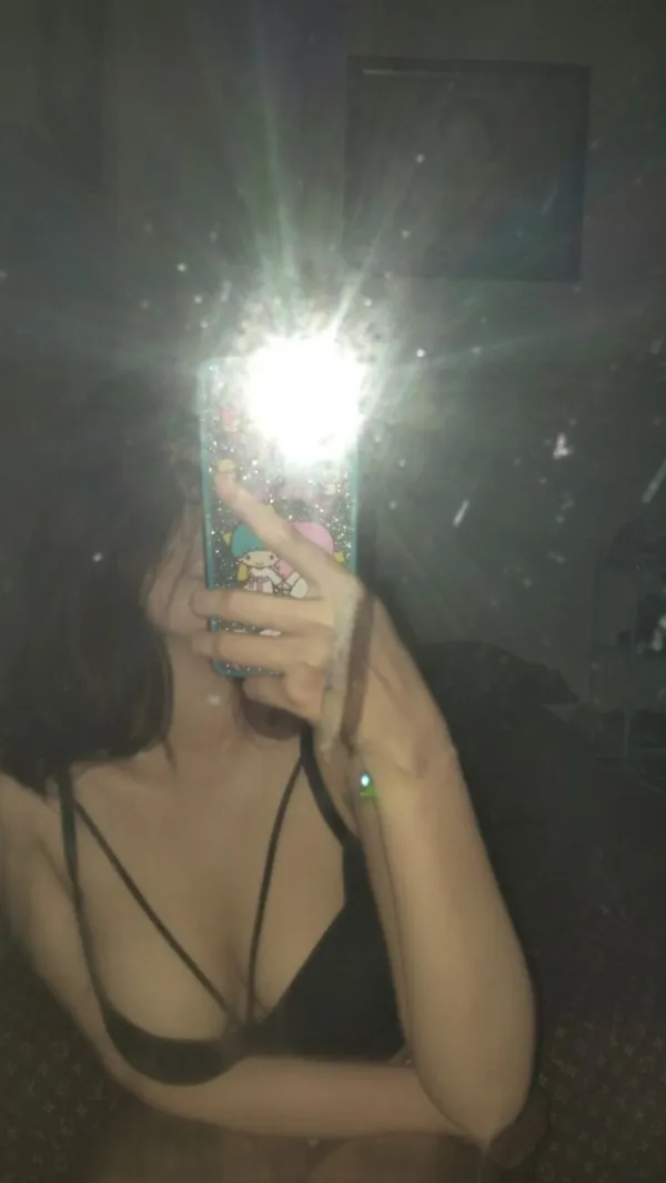 Roro Avatar Bg