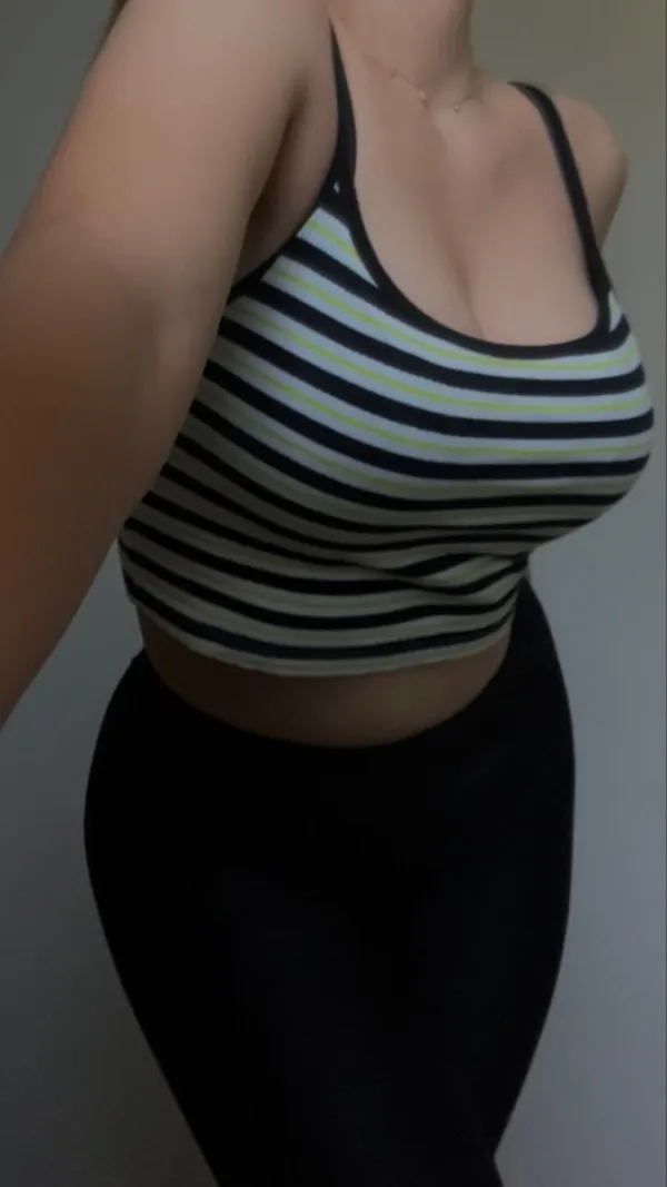 Roro Avatar Bg