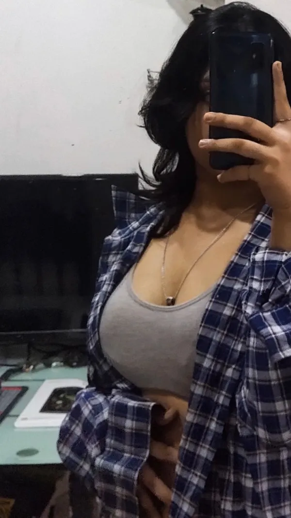 Roro Avatar Bg