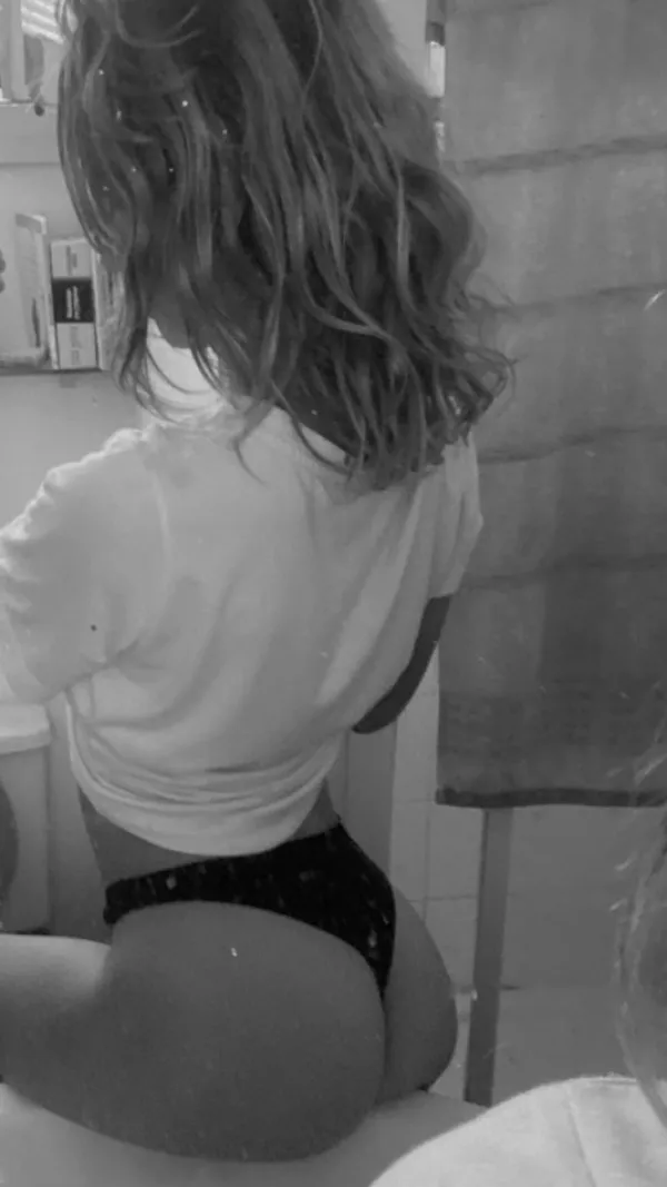 Mila Avatar Bg