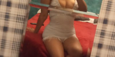 Una madurita de sangre caliente y mucho morbo