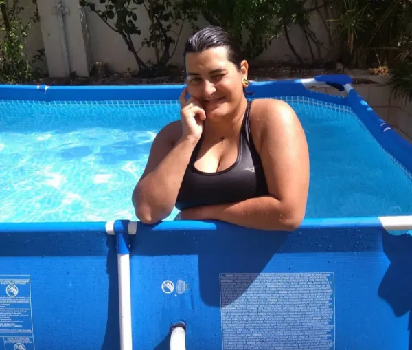 Lorena Avatar Bg