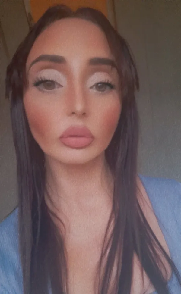 Livia Avatar Bg