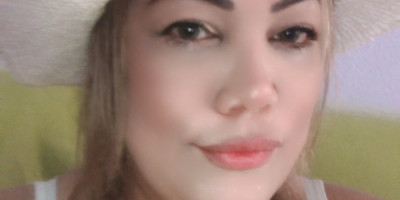 Bonjour j sui Mariela tre Bella de origen español a Belle dame Blonde