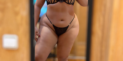 Nouvelle brésilienne Valentina gros cul reine de l'anal
