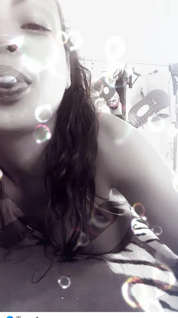 Lola Avatar Bg