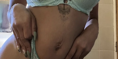 Jolie brune de 30 ans viens tamuser avec moi