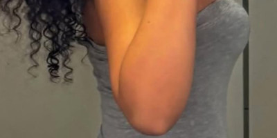 Belle métisse joviale toujours avec le sourire et j'aime partager ma bonne humeur
