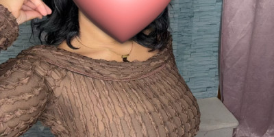 Minoush la sexy prête à vous servir très chaude