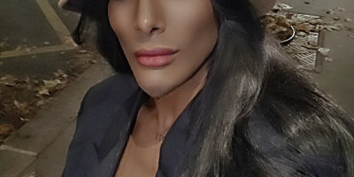 Sorayasosex vient découvrir de nouvelles sensations