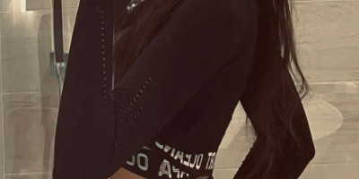 Douceur sexy qui aime les hommes matures