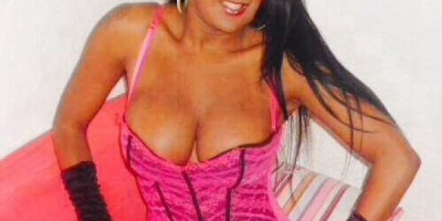 Valence Trans Miel Carame BONJOUR NAOMI TRANS 21 cm SOURIANTE au caract re toujours de