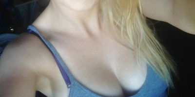 Emma coquine aux charmes irrésistibles Je suis Emma jeune femme distinguée et charmante pour vous