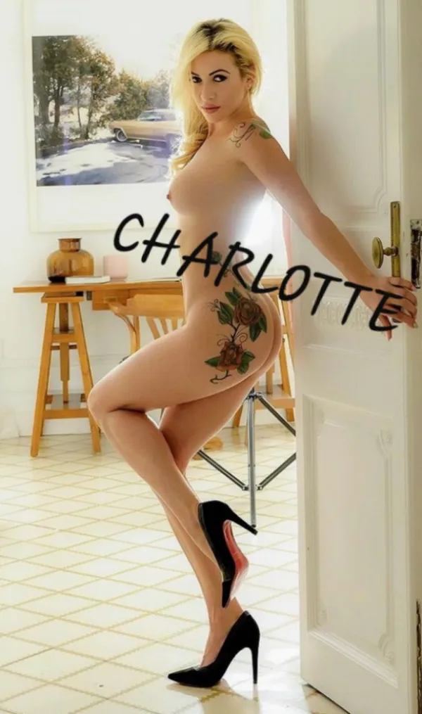 Charlotte69 Avatar Bg