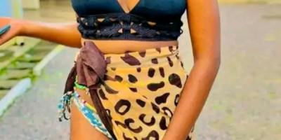 Chatte rasée et toujours mouillée vous attend homme capable écrit moi