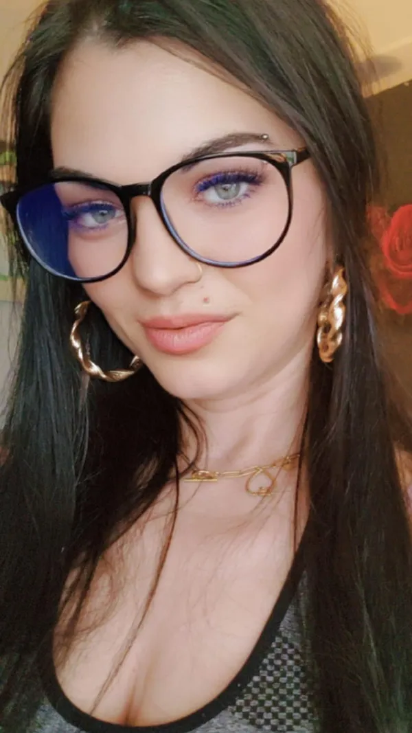 DANYELLA Avatar Bg