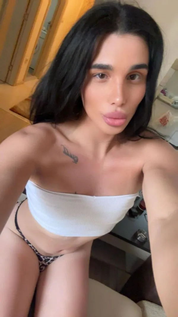 Katya Trans Avatar Bg