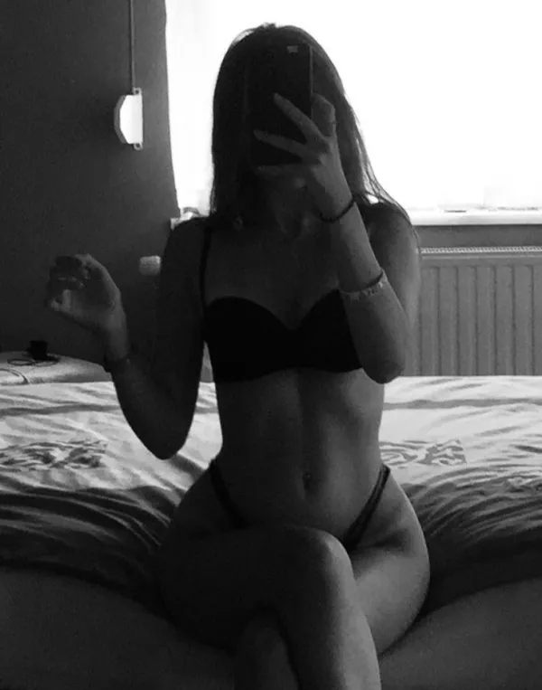 Kiara Martins Avatar Bg