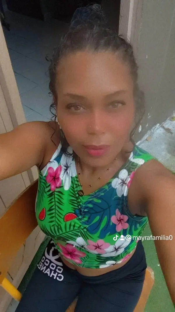 La Mala Avatar Bg