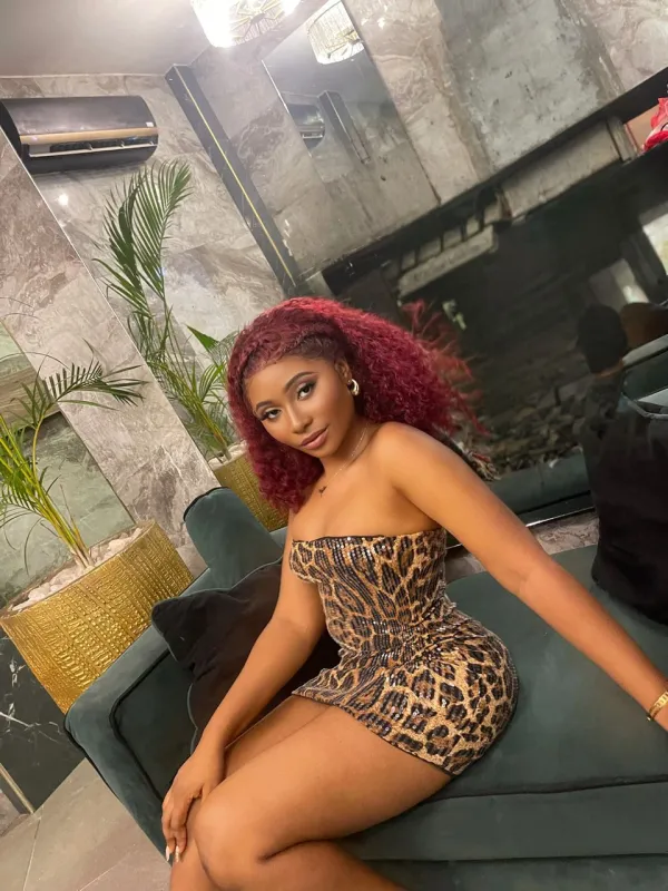 Ebony Hottie Avatar Bg