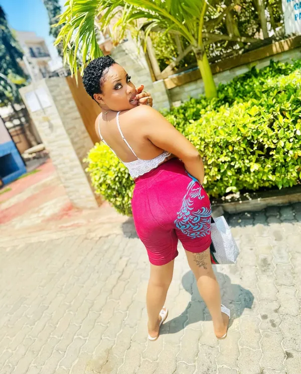 Ebony Hottie Avatar Bg