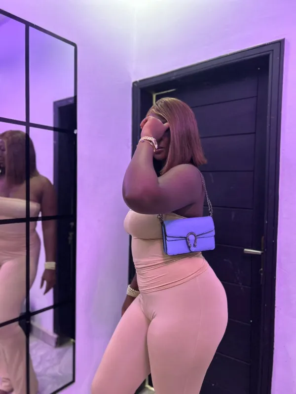 Ebony Hottie Avatar Bg