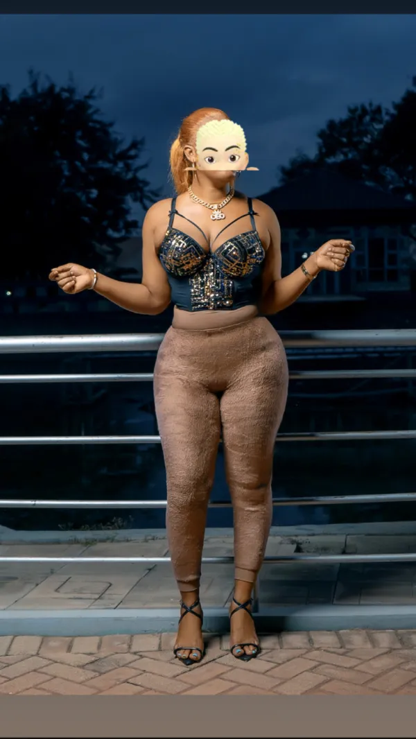 Safura Adams Avatar Bg