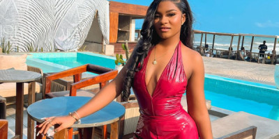 Adenta naughty baddie available for hook up