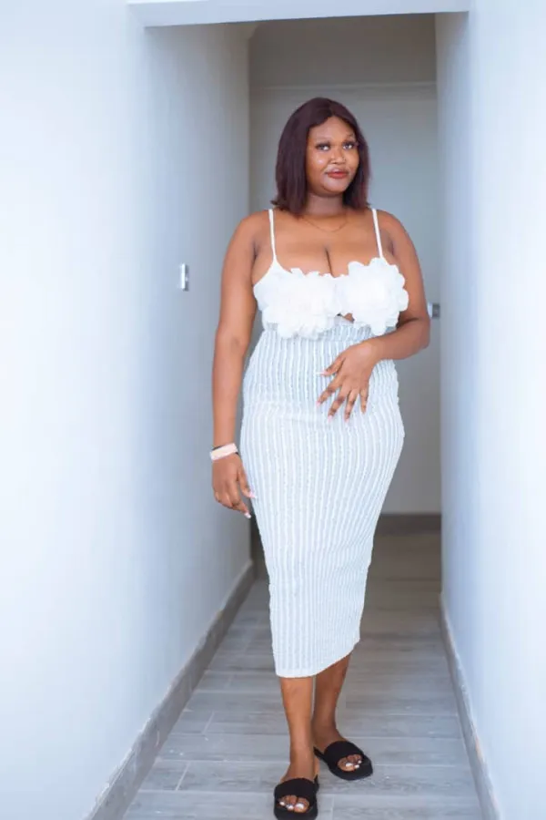 Berry White Avatar Bg