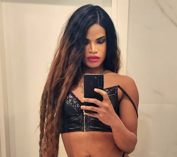 Chantal De Cuba Avatar Bg
