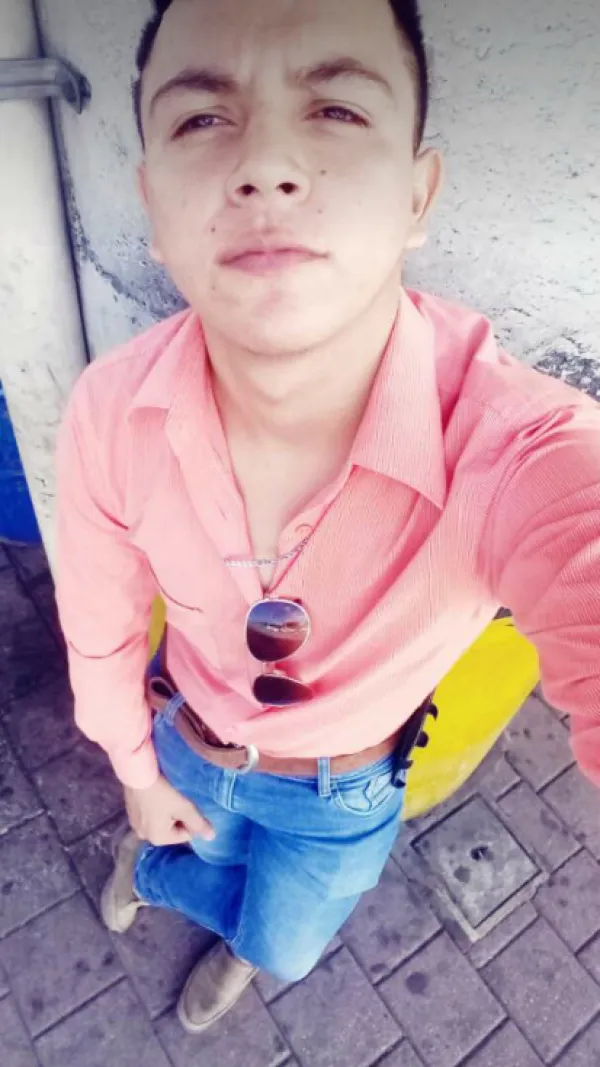 Discreto23 Avatar Bg
