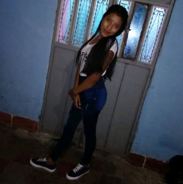 Alejandra Avatar Bg