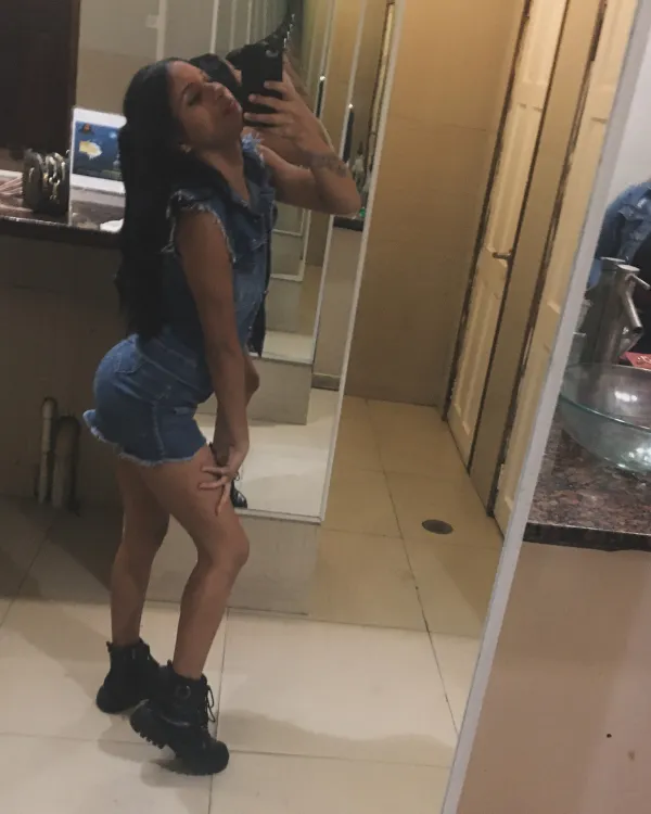 La Morena Avatar Bg