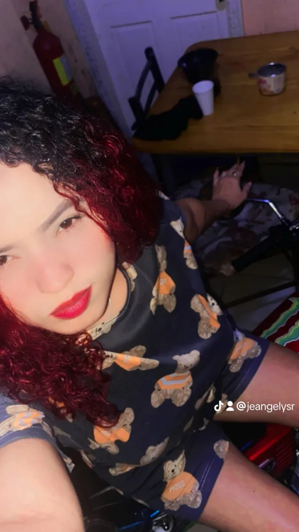 Rojita Avatar Bg