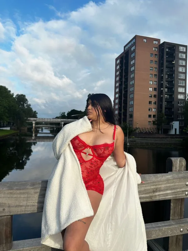 Andrea Avatar Bg