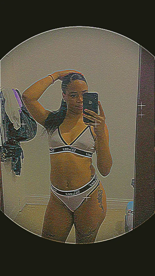Betty Chanel Avatar Bg