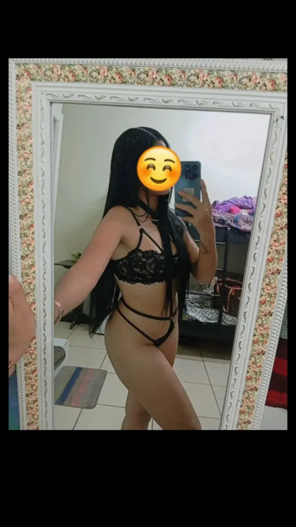 Maríantonella Avatar Bg