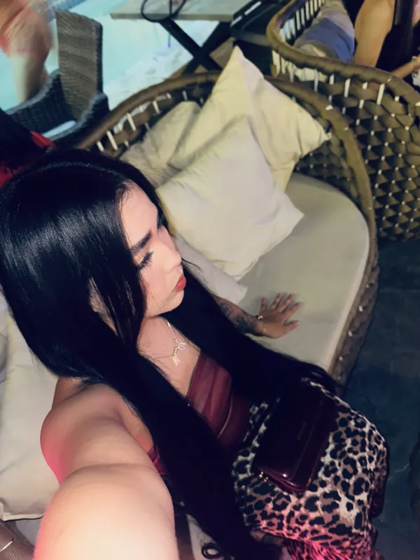 Britany Avatar Bg