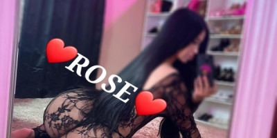 BRUNETTE MASSEUSE cariñosa de FIGURA ESBELTA 1OO MUJER ESCORT-VIP!