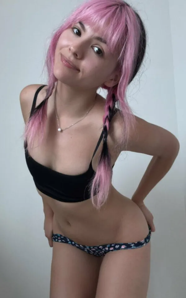 Camila Avatar Bg