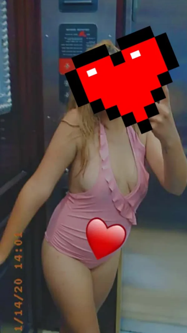 Milagros Ponce Avatar Bg