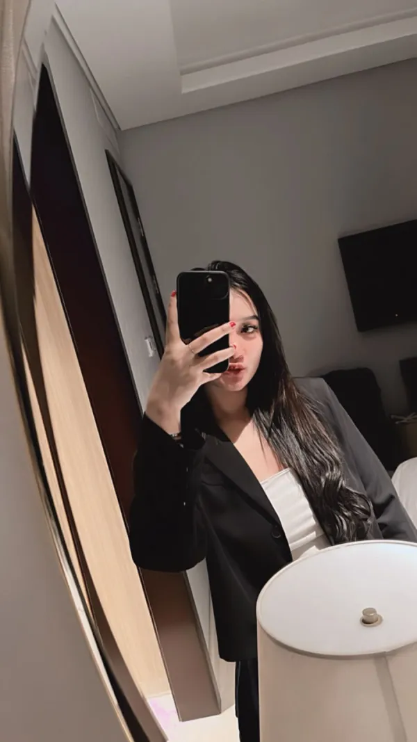 Putri Aulia Avatar Bg