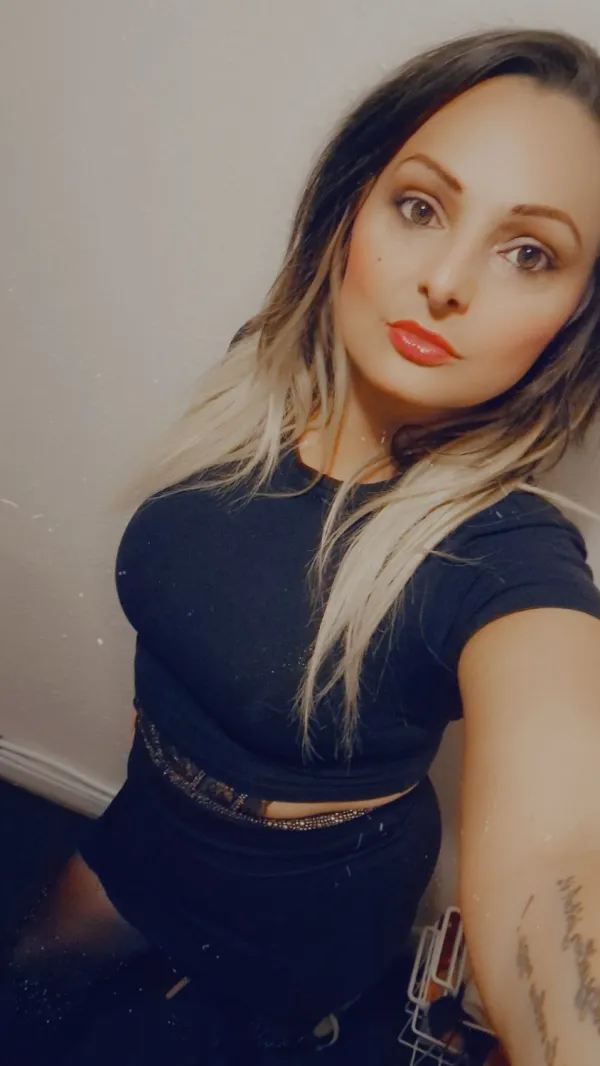 Mezei Laura Avatar Bg