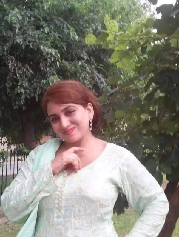 Ayesha Khan Avatar Bg