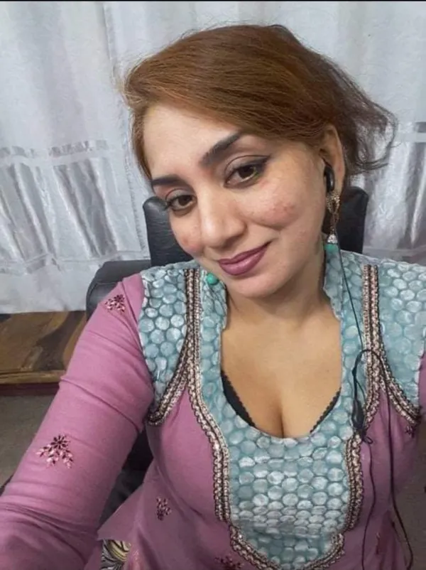 Ayesha Khan Avatar Bg