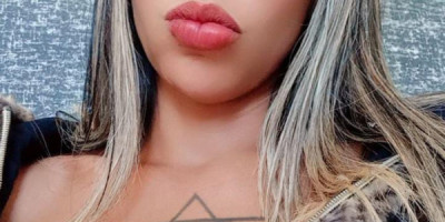 Bellissima ragazza brasiliana con un turbo perverso