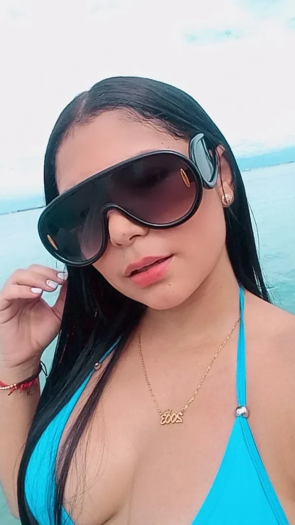 Carolin Avatar Bg