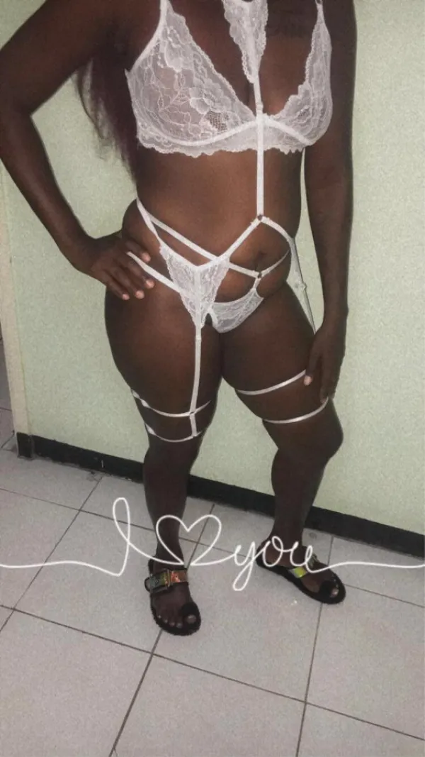 Brittany Avatar Bg